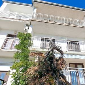 CRIKVENICA - dvojna kuća s panoramskim pogledom na Krk i more