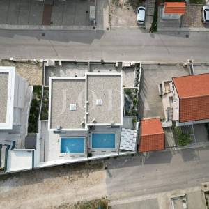Crikvenica dvojna kuća sa bazenom