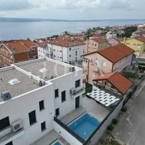 Crikvenica dvojna kuća sa bazenom