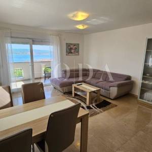 Crikvenica dvosobni stan sa garažom