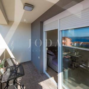 Crikvenica dvosobni stan sa garažom