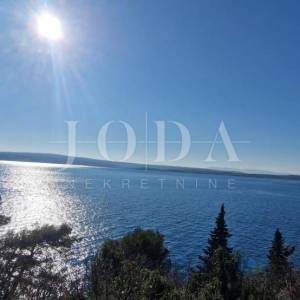 Crikvenica, građevinsko zemljište turističke namjene prvi red do mora 