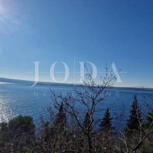 Crikvenica, građevinsko zemljište turističke namjene prvi red do mora 