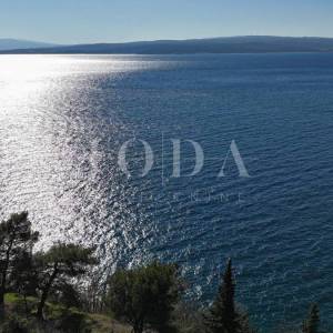 Crikvenica, građevinsko zemljište turističke namjene prvi red do mora 