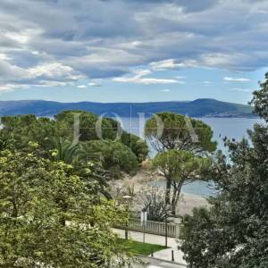 Crikvenica kuća 1.red do mora na šetnici