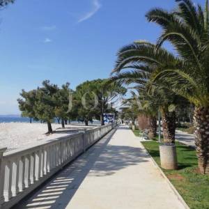 Crikvenica kuća 1.red do mora na šetnici