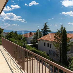 Crikvenica, kuća na odličnoj lokaciji