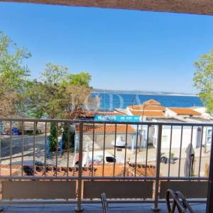 Crikvenica, kuća prvi red do mora