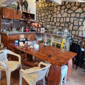 Crikvenica, kuća prvi red do mora