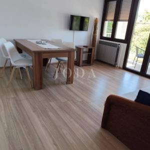 Crikvenica, kuća prvi red do mora