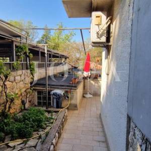 Crikvenica, kuća prvi red do mora