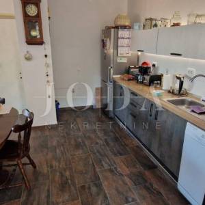 Crikvenica, kuća prvi red do mora