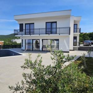 Crikvenica kuća sa bazenom