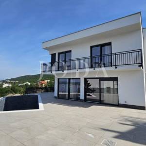 Crikvenica kuća sa bazenom