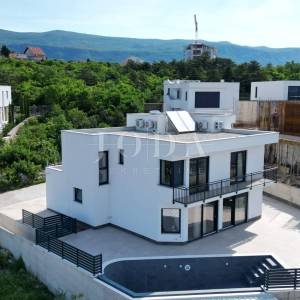Crikvenica kuća sa bazenom