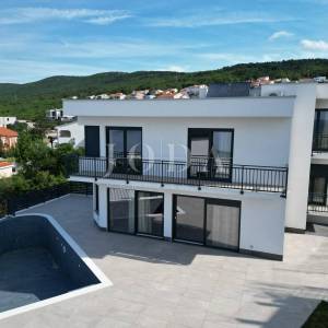 Crikvenica kuća sa bazenom