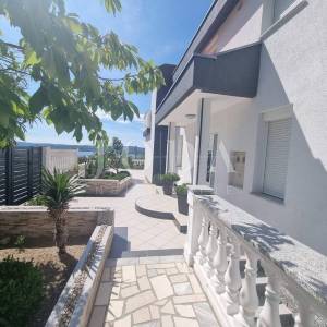 Crikvenica, kuća sa bazenom i lijepim pogledom