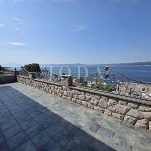 Crikvenica, kuća sa četiri stana na vrhunskoj lokaciji