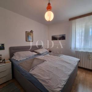 Crikvenica, kuća sa četiri stana i garažom