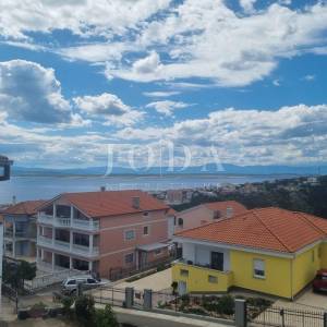 Crikvenica, kuća sa četiri stana i garažom