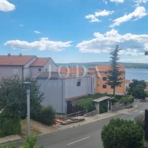 Crikvenica, kuća sa četiri stana i garažom
