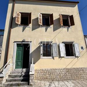 Crikvenica, Kuća sa dva vrta i garažom
