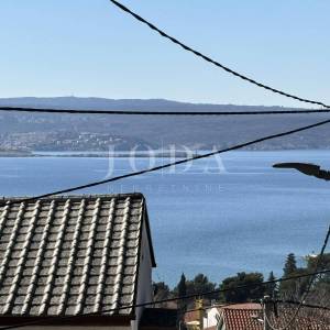 Crikvenica, Kuća sa dva vrta i garažom