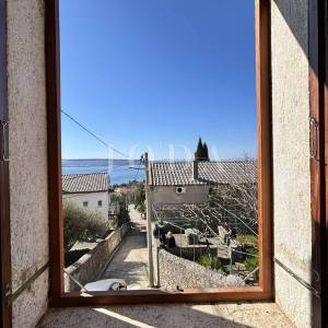 Crikvenica, Kuća sa dva vrta i garažom