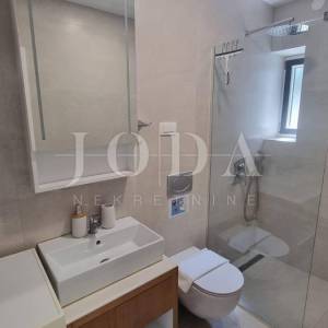 Crikvenica, kuća sa osam apartmana