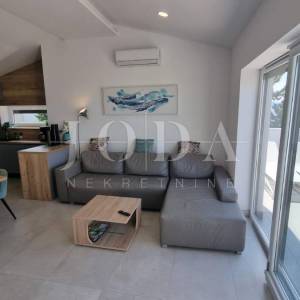 Crikvenica, kuća sa osam apartmana