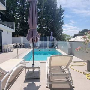 Crikvenica, kuća sa osam apartmana