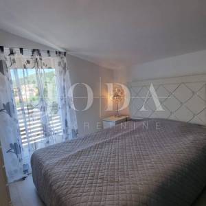 Crikvenica, kuća sa osam apartmana
