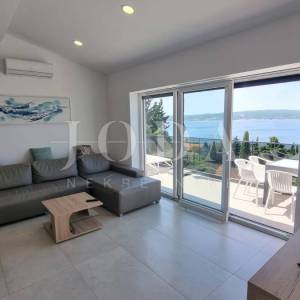Crikvenica, kuća sa osam apartmana