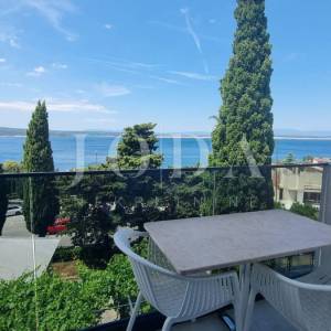 Crikvenica, kuća sa osam apartmana