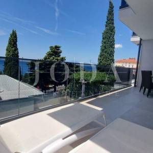 Crikvenica, kuća sa osam apartmana