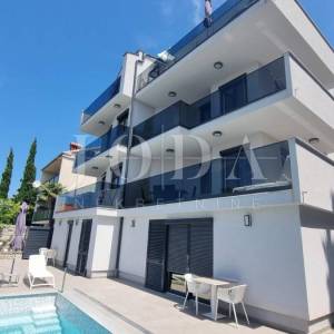 Crikvenica, kuća sa osam apartmana