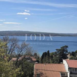 Crikvenica- Kuća sa više apartmana u blizini centra 