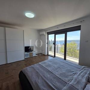 Crikvenica- Kuća sa više apartmana u blizini centra 