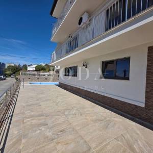 Crikvenica- Kuća sa više apartmana u blizini centra 