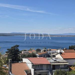 Crikvenica- Kuća sa više apartmana u blizini centra 