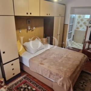 Crikvenica, kuća u centru sa uhodanim turističkim poslovanjem 