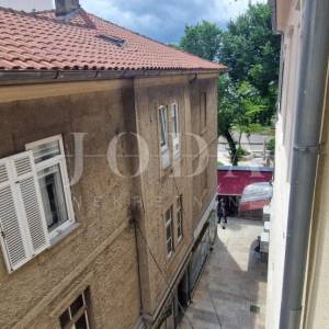 Crikvenica, kuća u centru sa uhodanim turističkim poslovanjem 