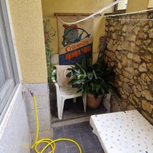 Crikvenica, kuća u centru sa uhodanim turističkim poslovanjem 