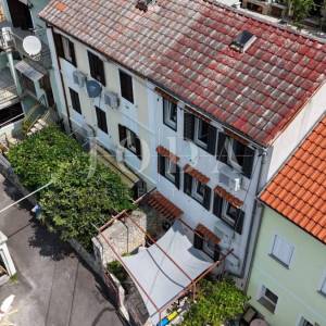 Crikvenica, kuća u nizu na odličnoj lokaciji