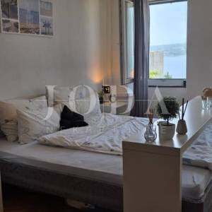 Crikvenica, kuća u nizu na odličnoj lokaciji