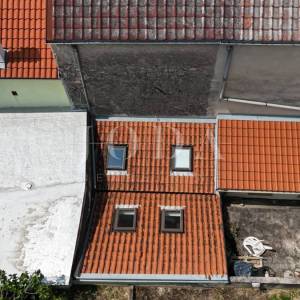 Crikvenica, kuća u nizu na odličnoj lokaciji