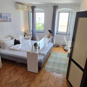 Crikvenica, kuća u nizu na odličnoj lokaciji