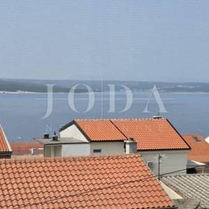 Crikvenica, kuća u nizu na odličnoj lokaciji