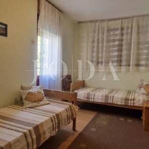 Crikvenica, kuća uz more, idealna prilika za renovaciju u drugom redu