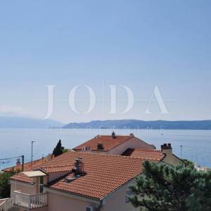 Crikvenica, kuća uz more, idealna prilika za renovaciju u drugom redu